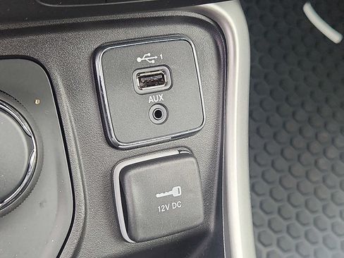 Used 2020 Jeep Compass Latitude w/ Popular Equipment Group AWD/4WD image 25