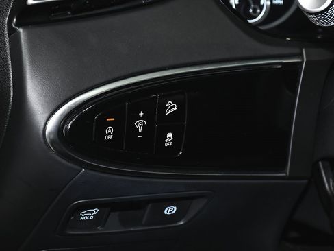 Used 2025 Genesis GV70 2.5T image 16