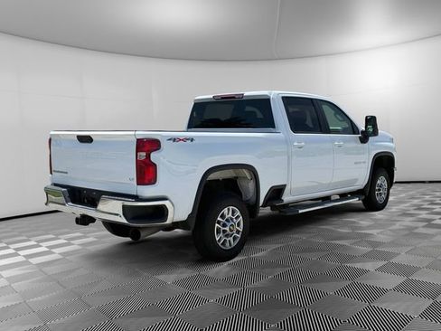 Used 2025 Chevrolet Silverado 2500 LT w/ Convenience Package AWD/4WD image 5