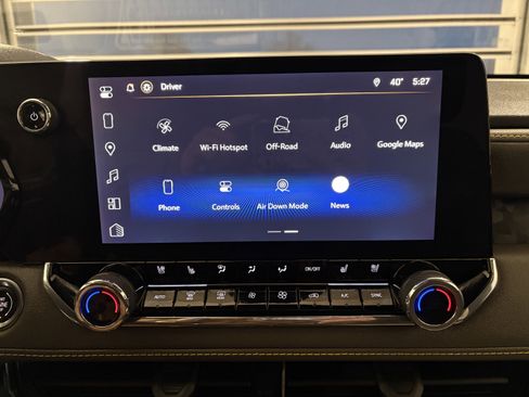 Used 2025 Chevrolet Colorado ZR2 w/ Midnight Edition image 15