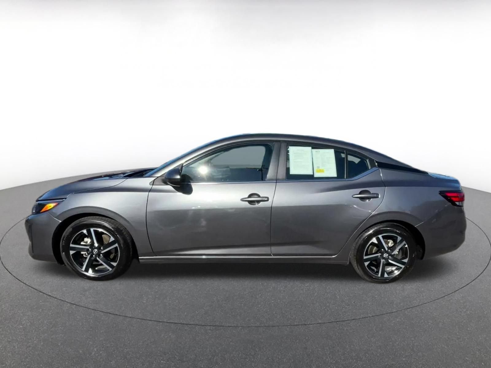 Used 2025 Nissan Sentra SV FWD image 8