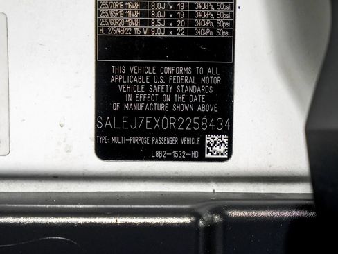 Used 2024 Land Rover Defender 110 S AWD/4WD image 58
