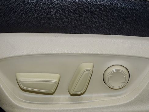 Used 2019 Toyota Camry LE image 18