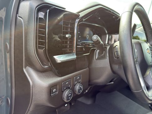 Certified 2025 Chevrolet Silverado 1500 LT AWD/4WD image 15