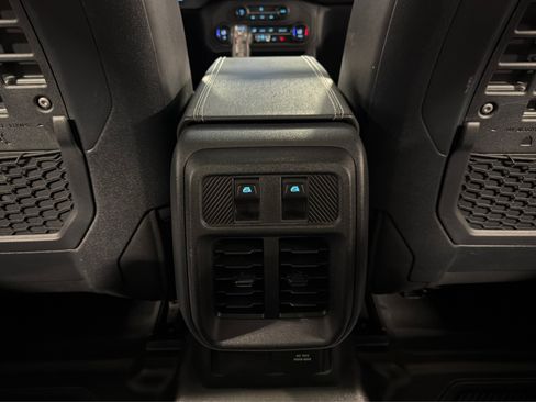 Used 2025 Ford Bronco Badlands AWD/4WD image 41