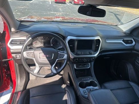 Used 2023 GMC Acadia SLT image 11