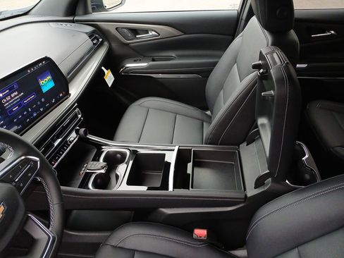 New 2026 Chevrolet Traverse LT w/ Driver Confidence Package image 25