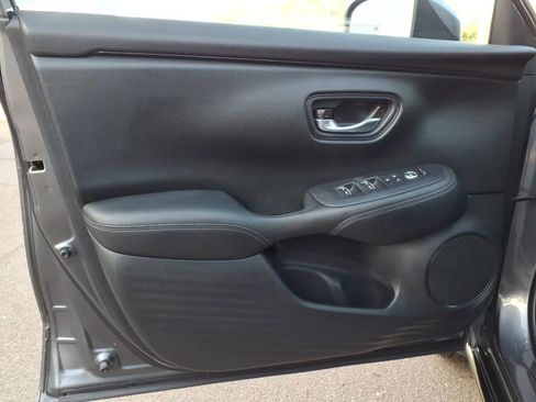 Used 2023 Honda HR-V EX-L image 12
