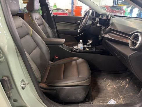 Used 2025 Chevrolet Trax ACTIV w/ Sunroof Package image 14