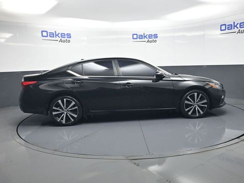 Used 2022 Nissan Altima 2.5 SR FWD image 9
