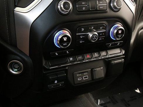 Certified 2022 GMC Sierra 3500 SLE w/ SLE Convenience Package image 19