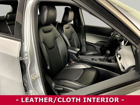 Used 2024 Jeep Compass Latitude AWD/4WD image 28