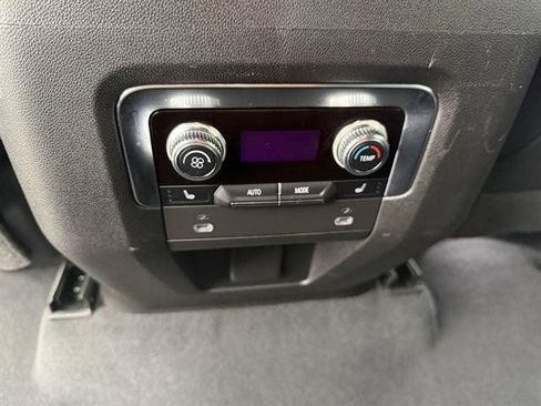 Used 2022 GMC Yukon AT4 image 30