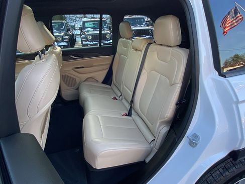 Certified 2023 Jeep Grand Cherokee Limited image 23