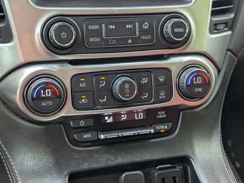 Used 2020 Chevrolet Tahoe LS w/ Enhanced Driver Alert Package RWD image 27