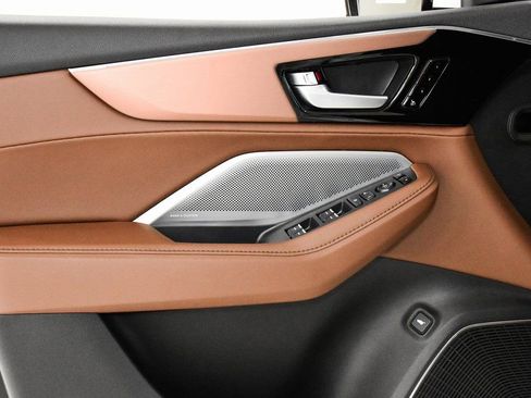 Used 2025 Acura MDX w/ Technology Package image 9