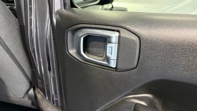 Used 2024 Jeep Wrangler Unlimited AWD/4WD image 27