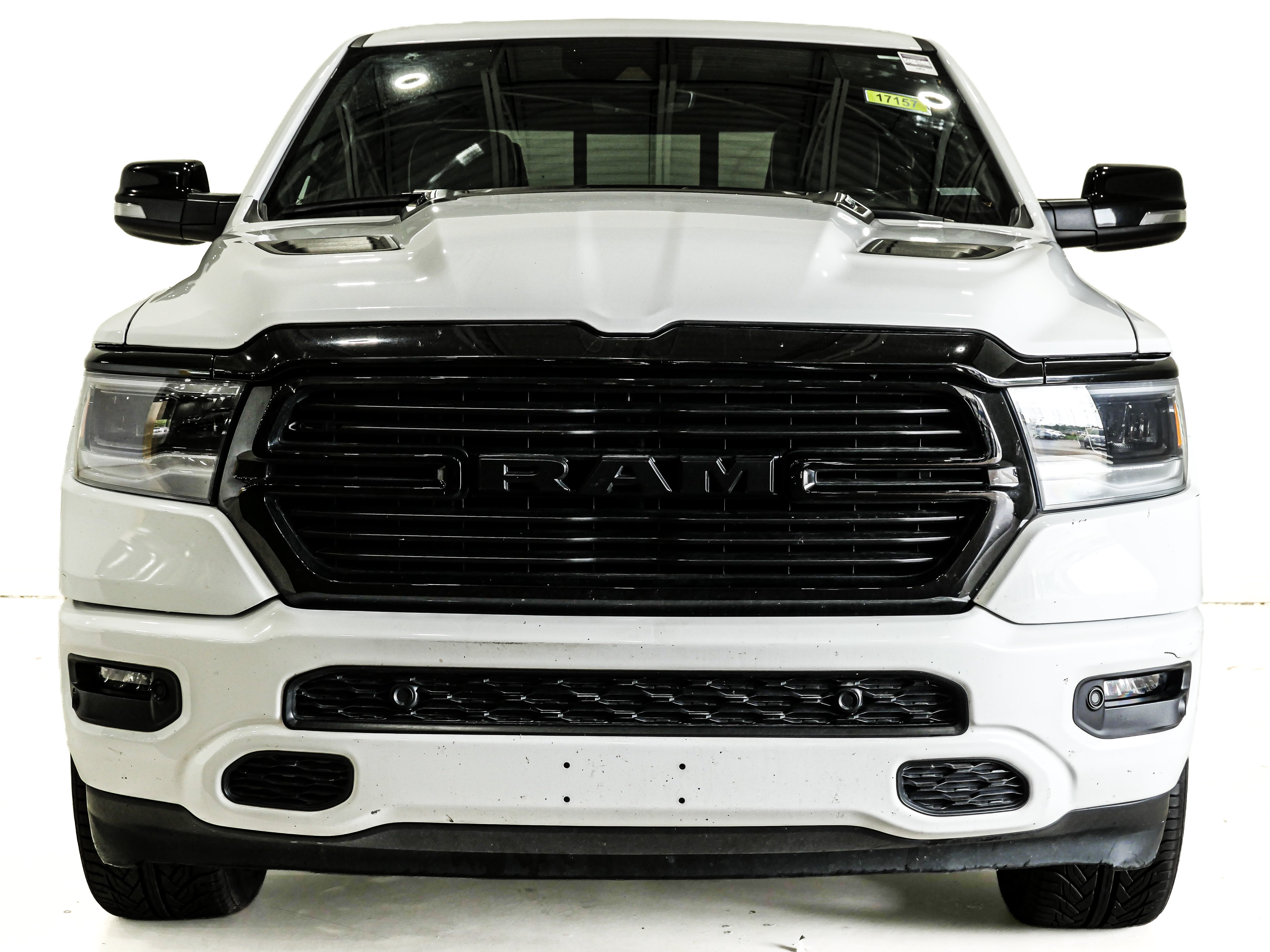 Used 2023 RAM 1500 Laramie AWD/4WD image 2