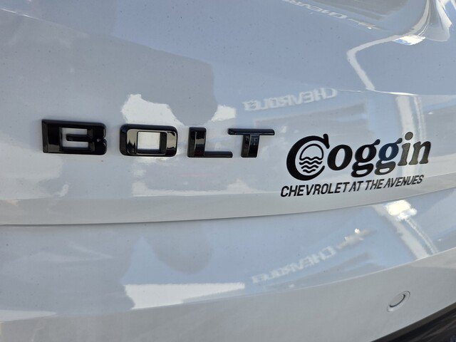 Certified 2027 Chevrolet Bolt LT w/ Comfort Package FWD image 16
