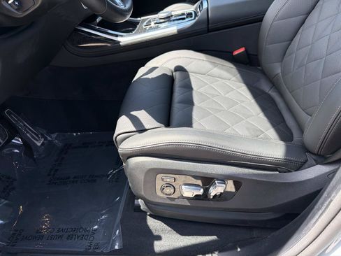 Certified 2026 BMW X7 xDrive40i w/ M Sport Package AWD/4WD image 18