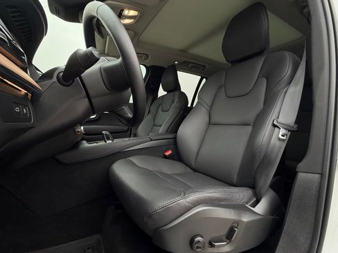 Used 2025 Volvo XC90 T8 Plus w/ Protection Package Premier image 6
