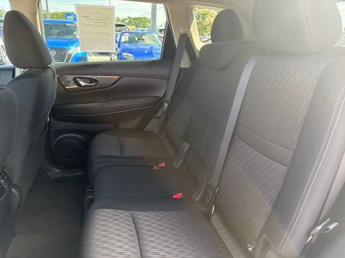 Used 2018 Nissan Rogue SV w/ Premium Package FWD image 26
