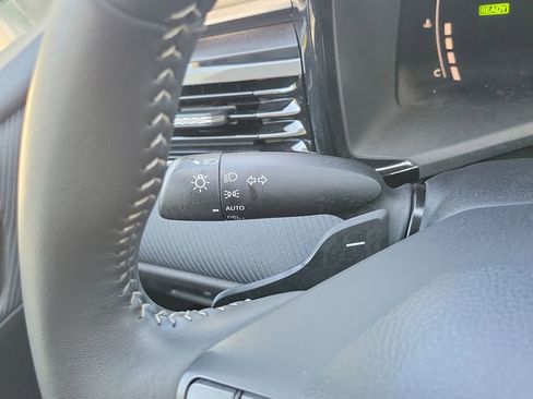 Used 2025 Toyota Camry SE image 21