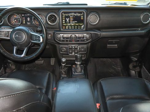 Used 2020 Jeep Wrangler Unlimited Sahara image 10