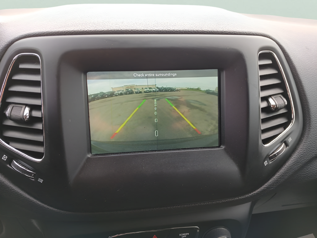 Used 2019 Jeep Compass Latitude w/ Popular Equipment Group AWD/4WD image 18