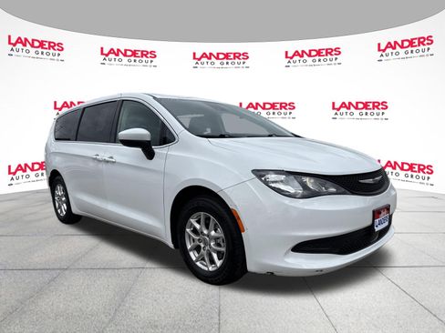 Used 2023 Chrysler Voyager LX image 1