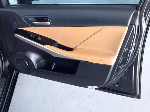 Used 2020 Lexus IS 300 w/ Accessory Package 2 image 40