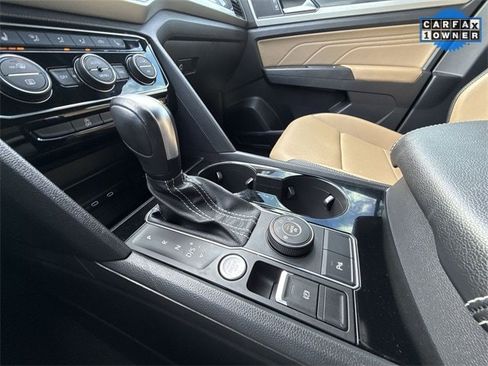 Used 2022 Volkswagen Atlas Cross Sport SE image 19