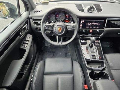 Used 2025 Porsche Macan image 14