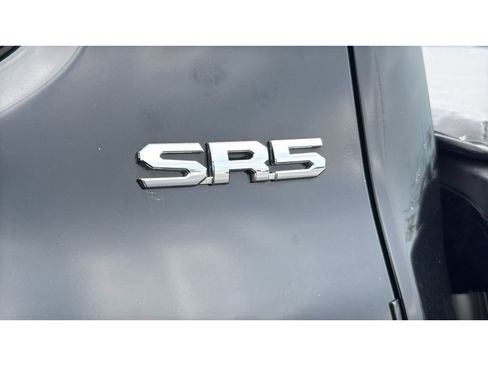 Certified 2024 Toyota Tacoma SR5 AWD/4WD image 32