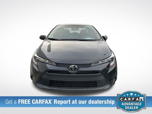 Used 2023 Toyota Corolla LE image 2