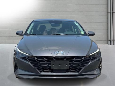 Used 2023 Hyundai Elantra SEL w/ Convenience Package FWD image 2