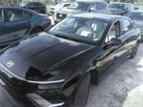 Used 2025 Hyundai Sonata SEL FWD image 2