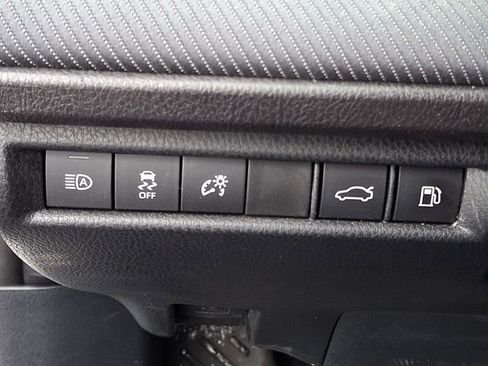 Used 2025 Toyota Camry SE image 21