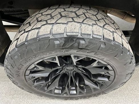 Used 2024 GMC Sierra 1500 AT4 w/ Technology Package image 17