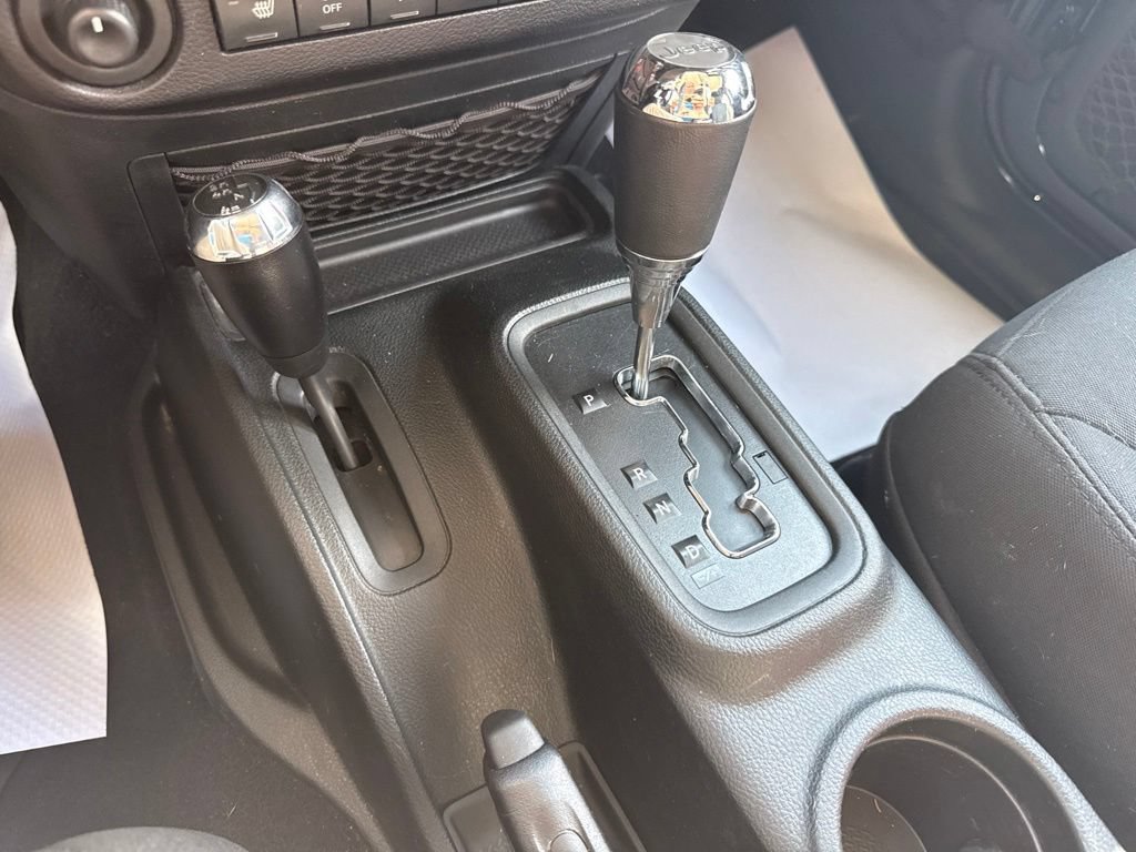 Used 2018 Jeep Wrangler Sport AWD/4WD image 16