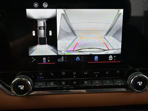 Used 2025 GMC Canyon AT4 w/ Technology Plus Package image 21