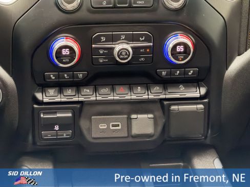 Used 2022 GMC Sierra 2500 AT4 w/ AT4 Preferred Package AWD/4WD image 12