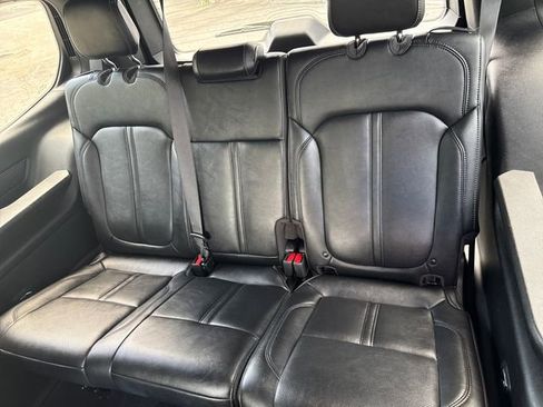 Used 2024 Jeep Wagoneer Series III AWD/4WD image 24