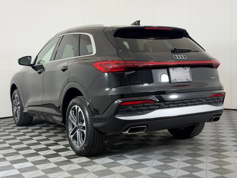 Used 2025 Audi Q5 Premium w/ Convenience Package AWD/4WD image 3