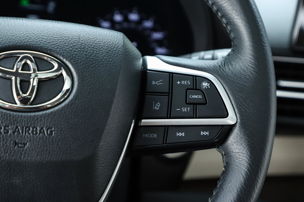 Used 2024 Toyota Sienna XLE w/ XLE Plus Package AWD/4WD image 45
