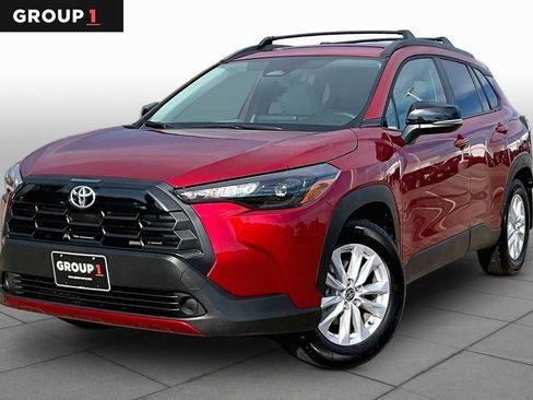 Used 2026 Toyota Corolla Cross LE FWD image 1