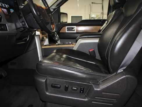 Used 2011 Ford F150 Lariat w/ Lariat Chrome Pkg RWD image 25