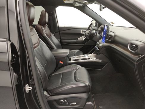 Used 2020 Ford Explorer Platinum w/ Premium Technology Package AWD/4WD image 21