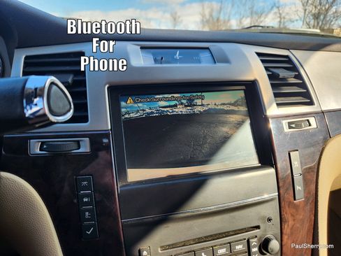 Used 2011 Cadillac Escalade ESV Premium image 3