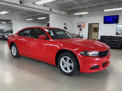 Used 2022 Dodge Charger SXT RWD image 1
